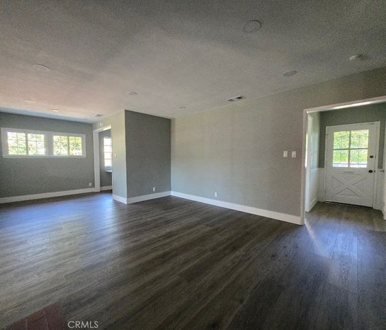 17001 Cantara, Lake Balboa, CA 91406
