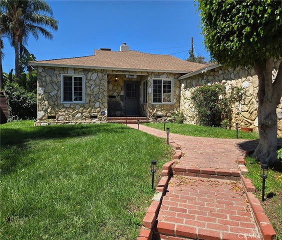 17001 Cantara, Lake Balboa, CA 91406