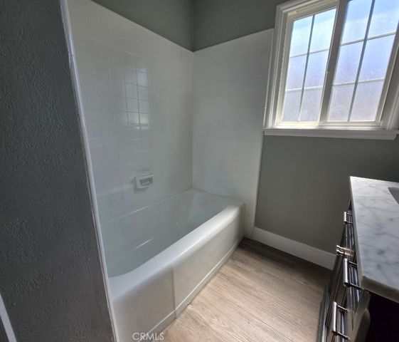 17001 Cantara, Lake Balboa, CA 91406