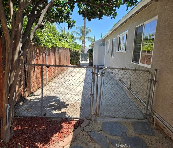 17001 Cantara, Lake Balboa, CA 91406