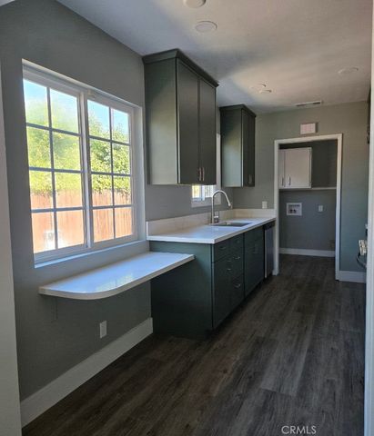 17001 Cantara, Lake Balboa, CA 91406