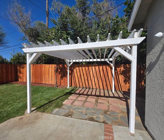 17001 Cantara, Lake Balboa, CA 91406