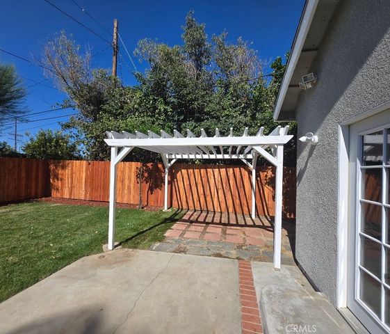 17001 Cantara, Lake Balboa, CA 91406