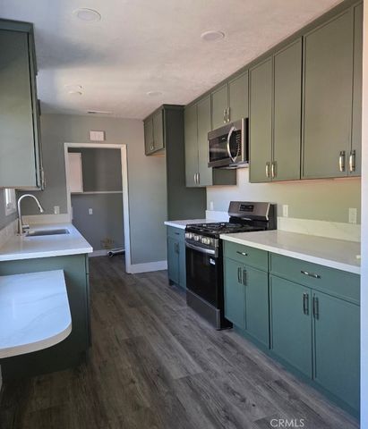 17001 Cantara, Lake Balboa, CA 91406