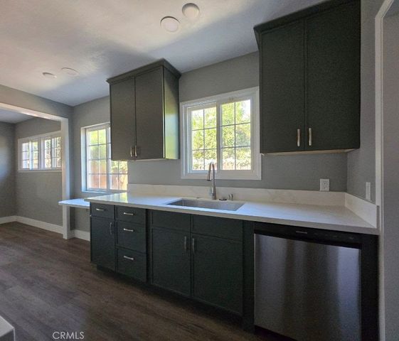 17001 Cantara, Lake Balboa, CA 91406