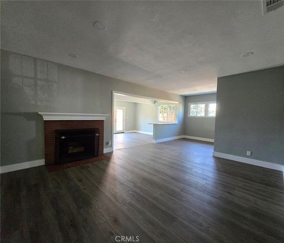 17001 Cantara, Lake Balboa, CA 91406