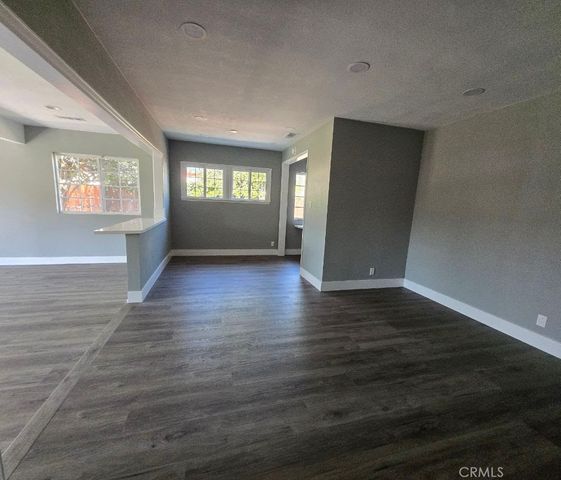 17001 Cantara, Lake Balboa, CA 91406