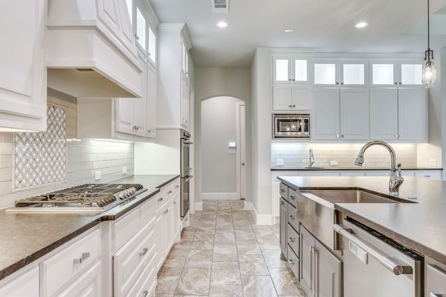 6444 Hawks Ridge Drive, North Richland Hills, TX 76182