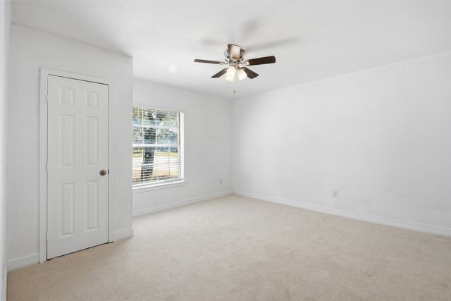 831 Kelso Drive, Dallas, TX 75211