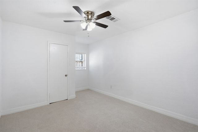 831 Kelso Drive, Dallas, TX 75211
