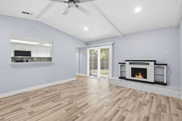 831 Kelso Drive, Dallas, TX 75211