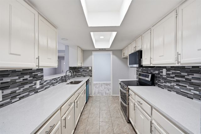 831 Kelso Drive, Dallas, TX 75211