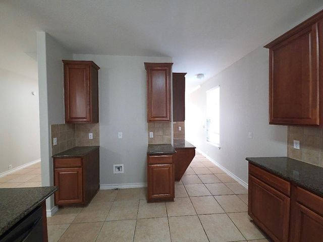 20700 Silverbell LN, Pflugerville, TX 78660