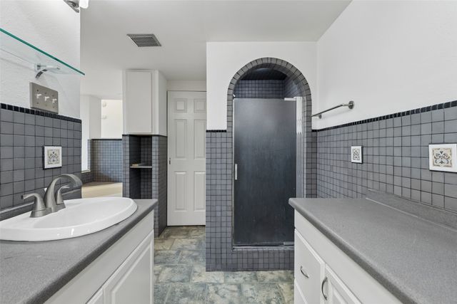 7142 Shook Avenue, Dallas, TX 75214