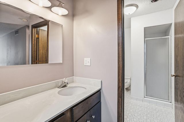 6115 Lincoln Drive 152, Edina, MN 55436