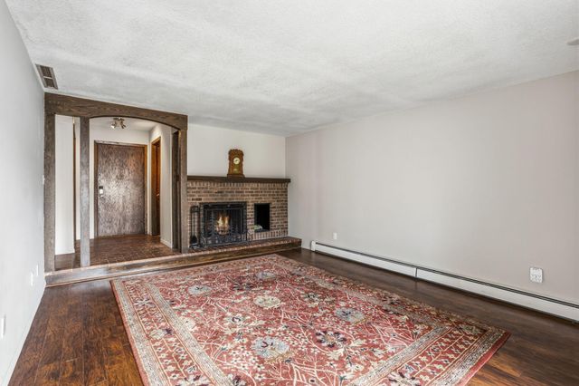 6115 Lincoln Drive 152, Edina, MN 55436