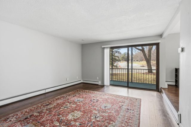 6115 Lincoln Drive 152, Edina, MN 55436