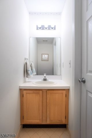 3 Fisher Dr, Hillsborough Twp., NJ 08844