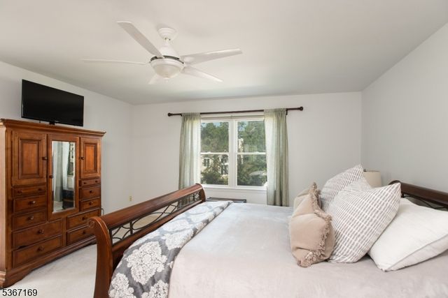 3 Fisher Dr, Hillsborough Twp., NJ 08844