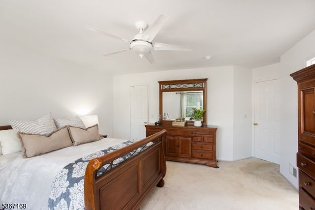 3 Fisher Dr, Hillsborough Twp., NJ 08844