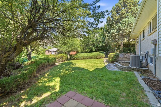 1502 FOREST GREEN DR, Ogden, UT 84403