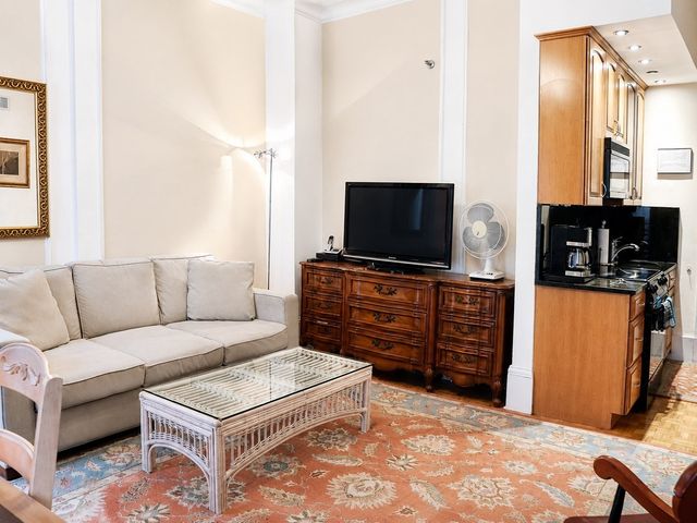 21 Beacon St 3R, Boston, MA 02108