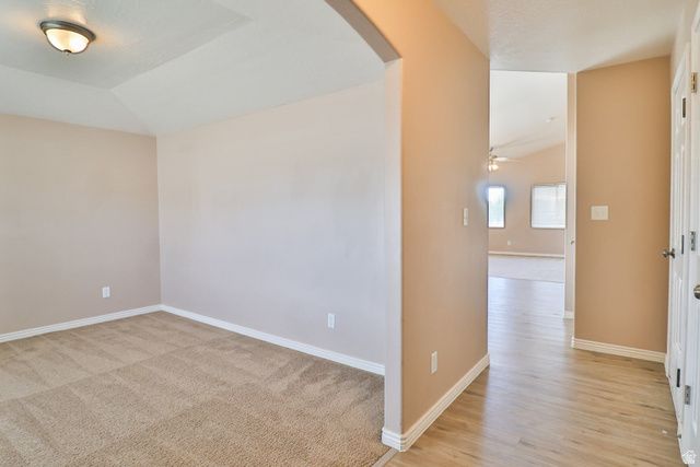 6723 W OAK FARMS DR, West Jordan, UT 84081