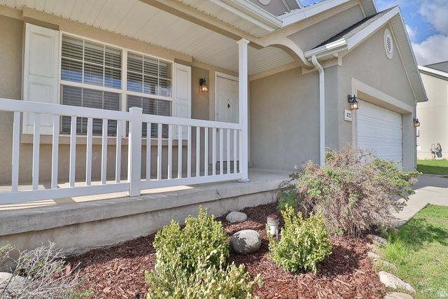 6723 W OAK FARMS DR, West Jordan, UT 84081
