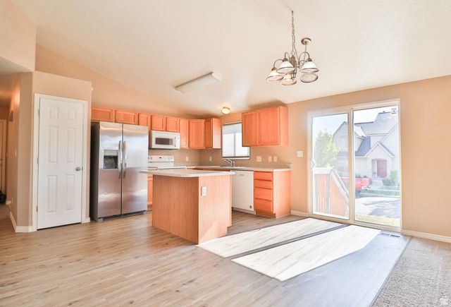 6723 W OAK FARMS DR, West Jordan, UT 84081