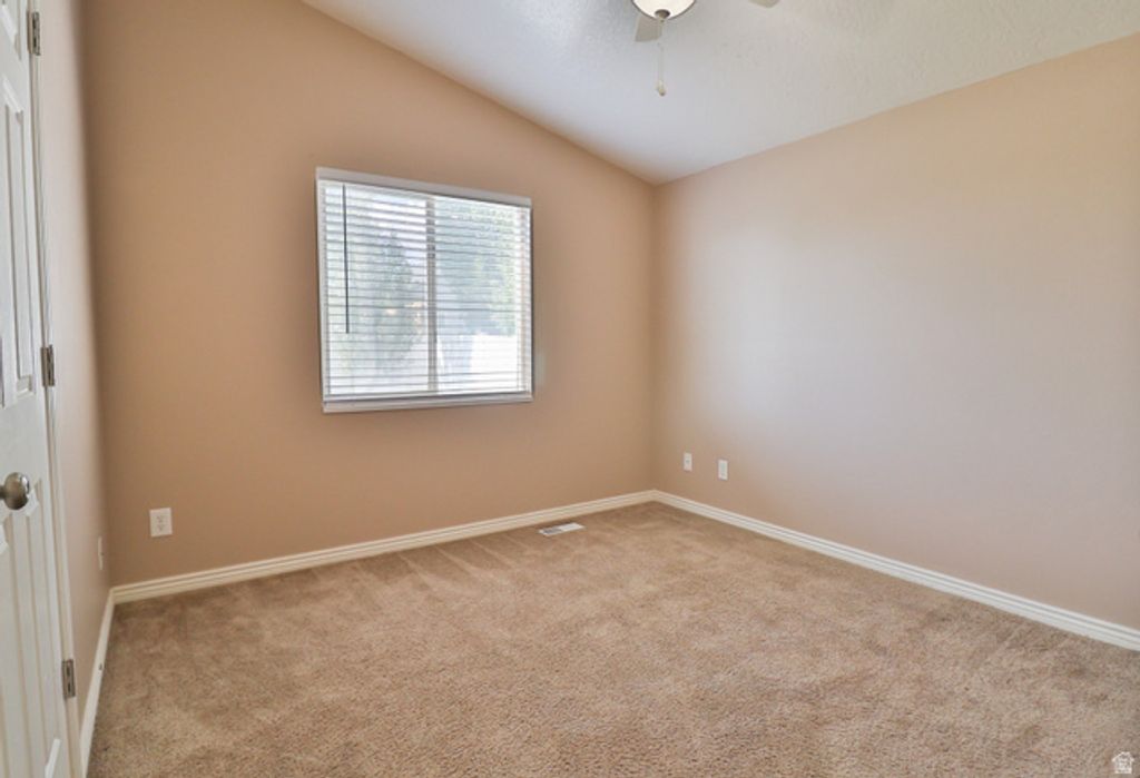 Image 16 of property listing at 6723 W OAK FARMS DR, West Jordan, UT 84081