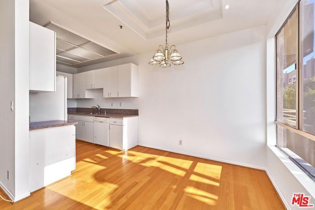 5050 Maplewood Avenue 206, Los Angeles, CA 90004