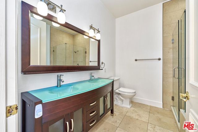 5050 Maplewood Avenue 206, Los Angeles, CA 90004