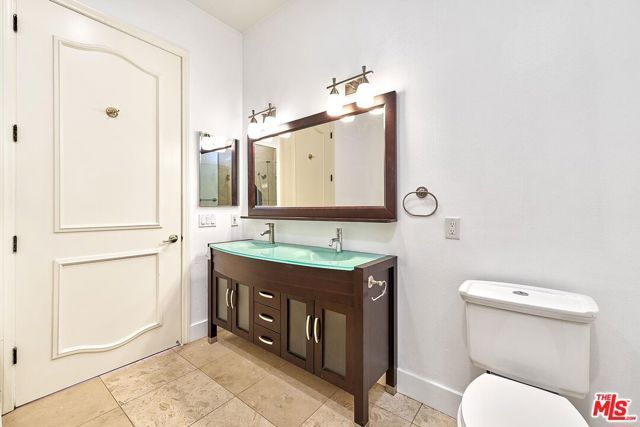 5050 Maplewood Avenue 206, Los Angeles, CA 90004