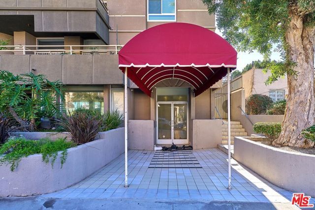 5050 Maplewood Avenue 206, Los Angeles, CA 90004