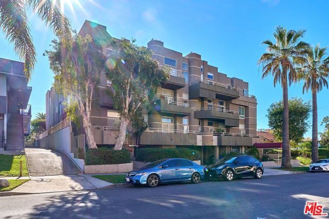 5050 Maplewood Avenue 206, Los Angeles, CA 90004