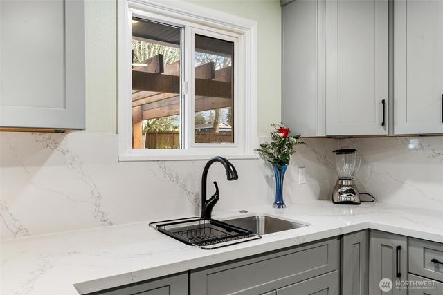 17103 44th Avenue W, Lynnwood, WA 98037