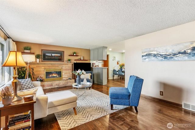 17103 44th Avenue W, Lynnwood, WA 98037