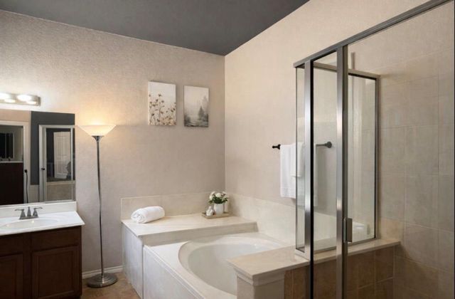 1052 Hot Spring VLY, Buda, TX 78610