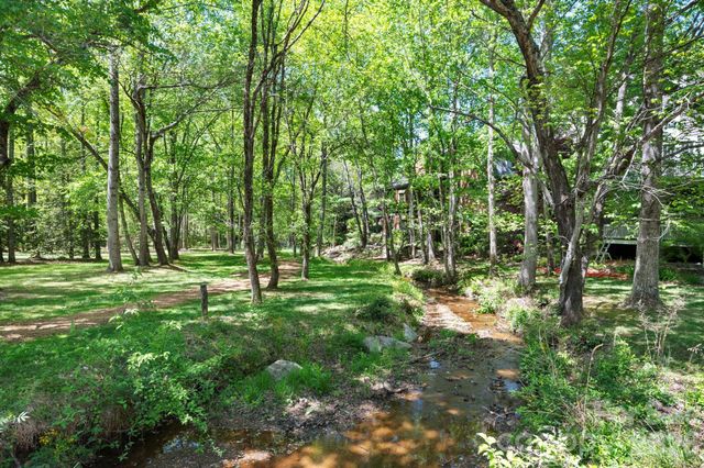 4 Fitzgerald Road, Black Mountain, NC 28711