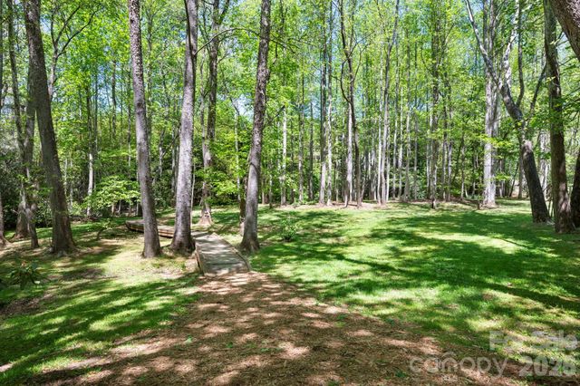 4 Fitzgerald Road, Black Mountain, NC 28711