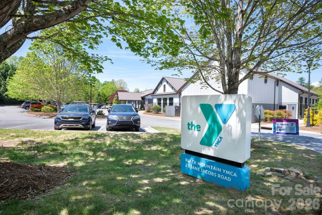 4 Fitzgerald Road, Black Mountain, NC 28711