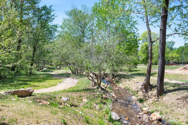4 Fitzgerald Road, Black Mountain, NC 28711
