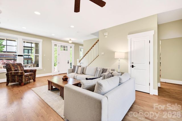 4 Fitzgerald Road, Black Mountain, NC 28711