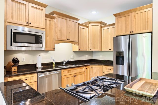 4 Fitzgerald Road, Black Mountain, NC 28711