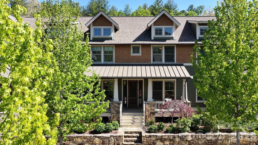 4 Fitzgerald Road, Black Mountain, NC 28711