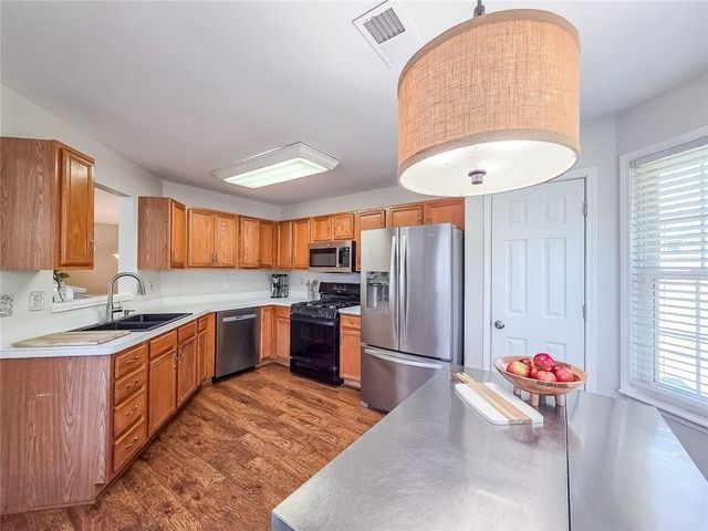 2752 Ivey Park NW Drive, Kennesaw, GA 30144