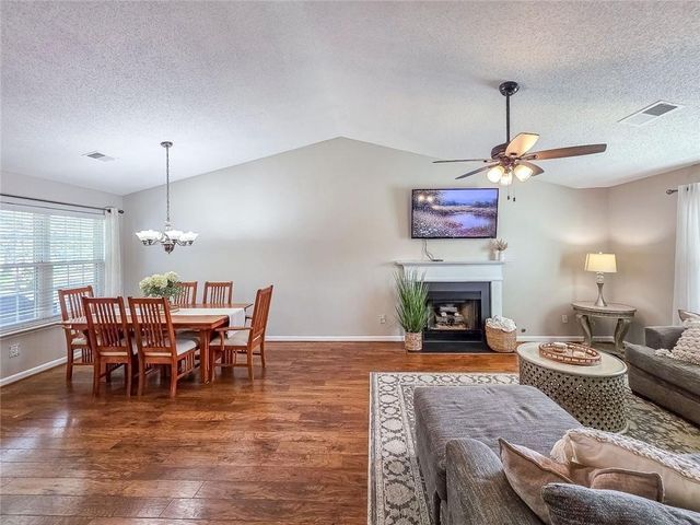 2752 Ivey Park NW Drive, Kennesaw, GA 30144