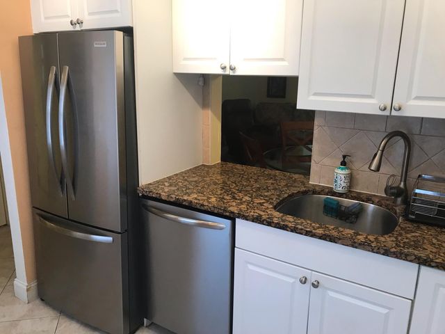 200 NE 14th Avenue Apt 222, Hallandale Beach, FL 33009