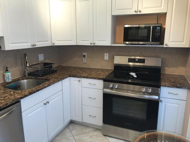 200 NE 14th Avenue Apt 222, Hallandale Beach, FL 33009