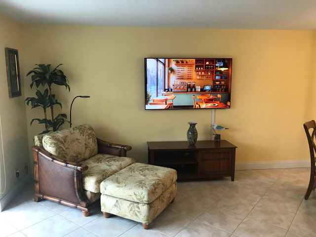 200 NE 14th Avenue Apt 222, Hallandale Beach, FL 33009
